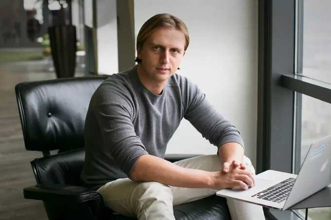 Банкир Сторонский будет делать Revolut-цию дома