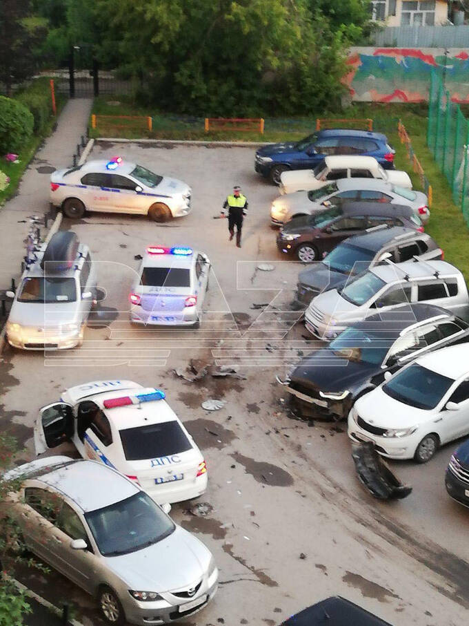 В Екатеринбурге утро сотрудников ГИБДД началось с погони за Porsche Cayenne dqdiexiquriuzatf